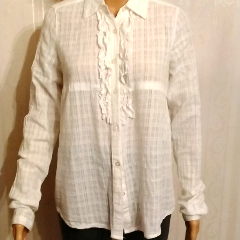 🌸Beautiful new condition Le Chateau white ruffled blouse M🌺